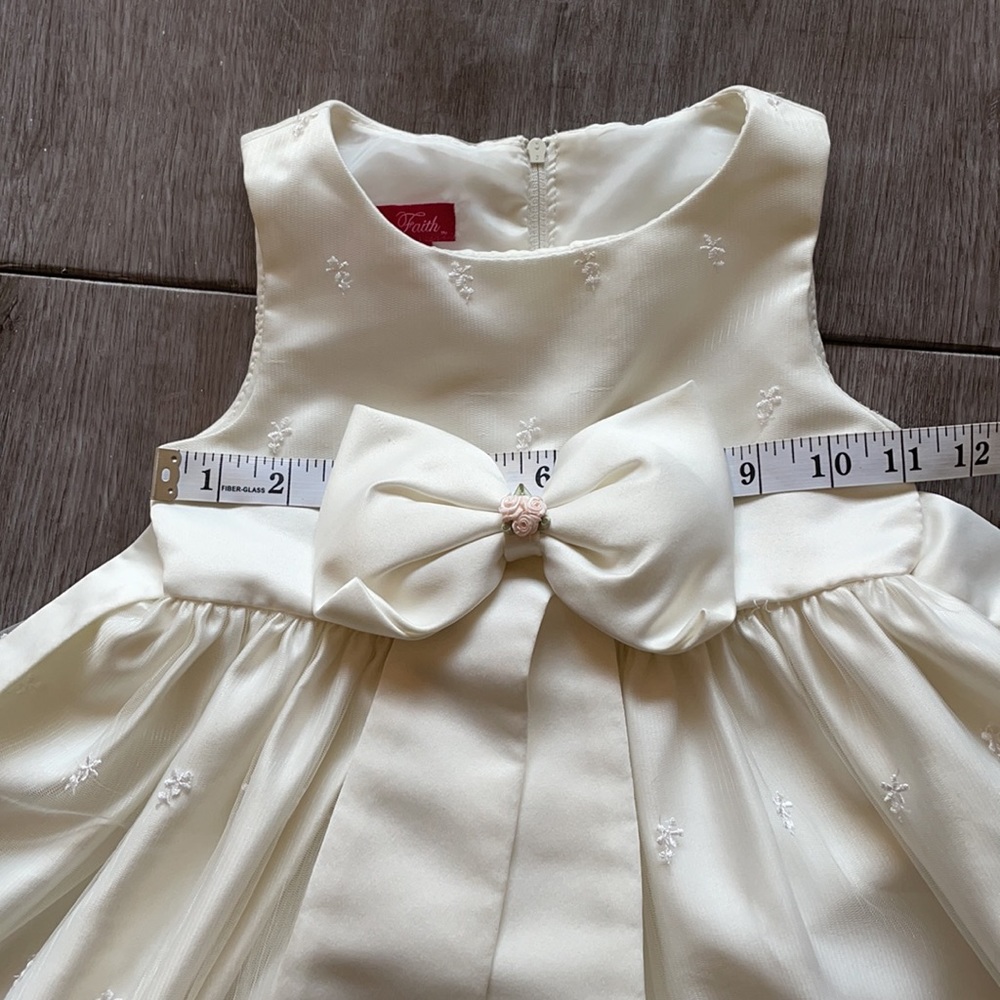 ❌SOLD❌ Princess Faith Girl’s Cream Ivory Front Bow Sleeveless Dress Size 4 - Picture 7 of 14